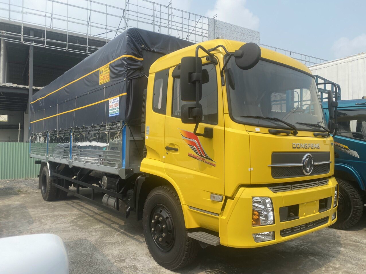 Xe tải Dongfeng 8t 6 máy thùng mui bạt dài 9m5 cao 2m4 siêu khỏe 