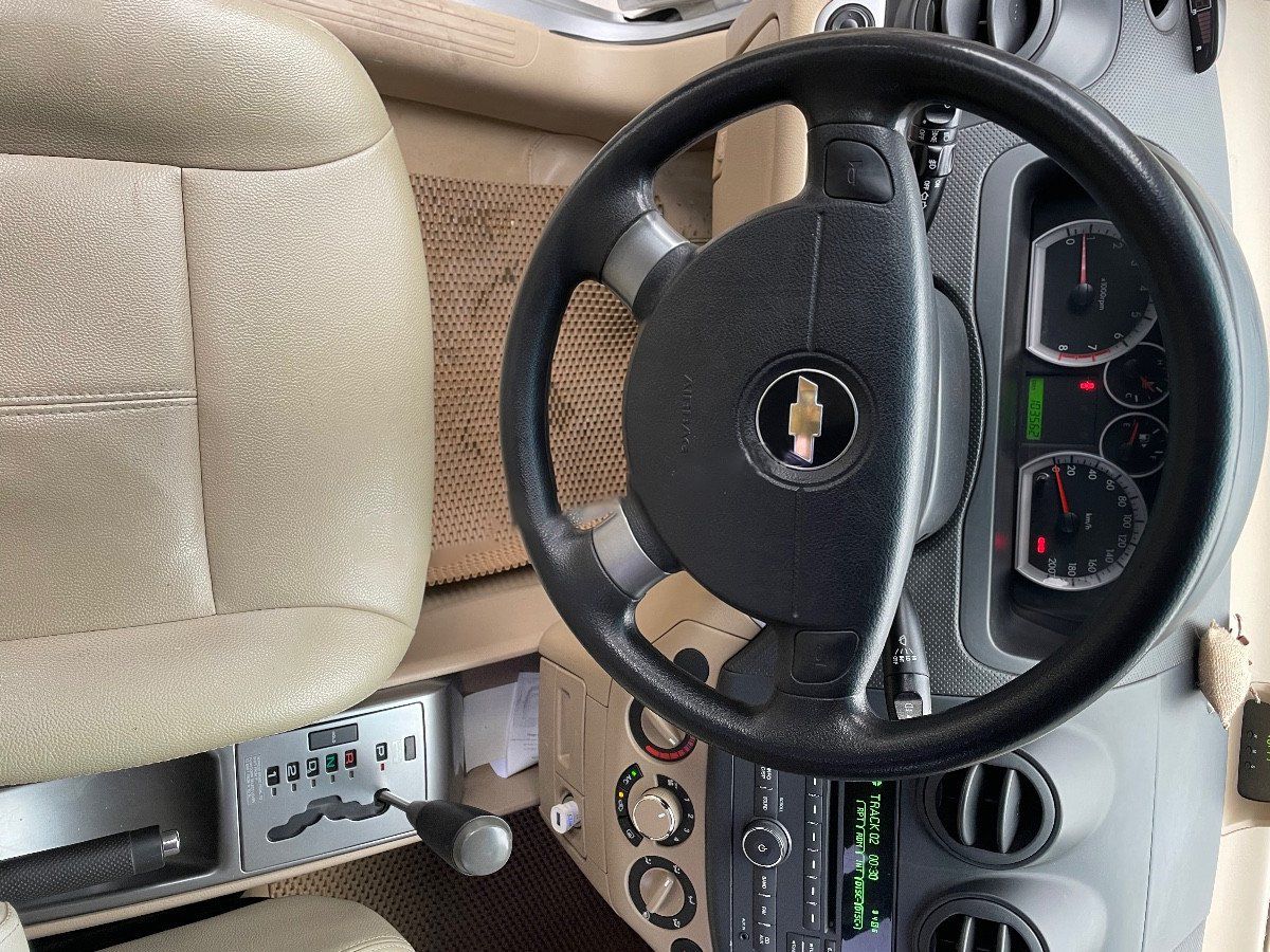 Bán xe Chevrolet Aveo B sản xuất năm 2014, màu bạc số tự động, giá chỉ 234 triệu