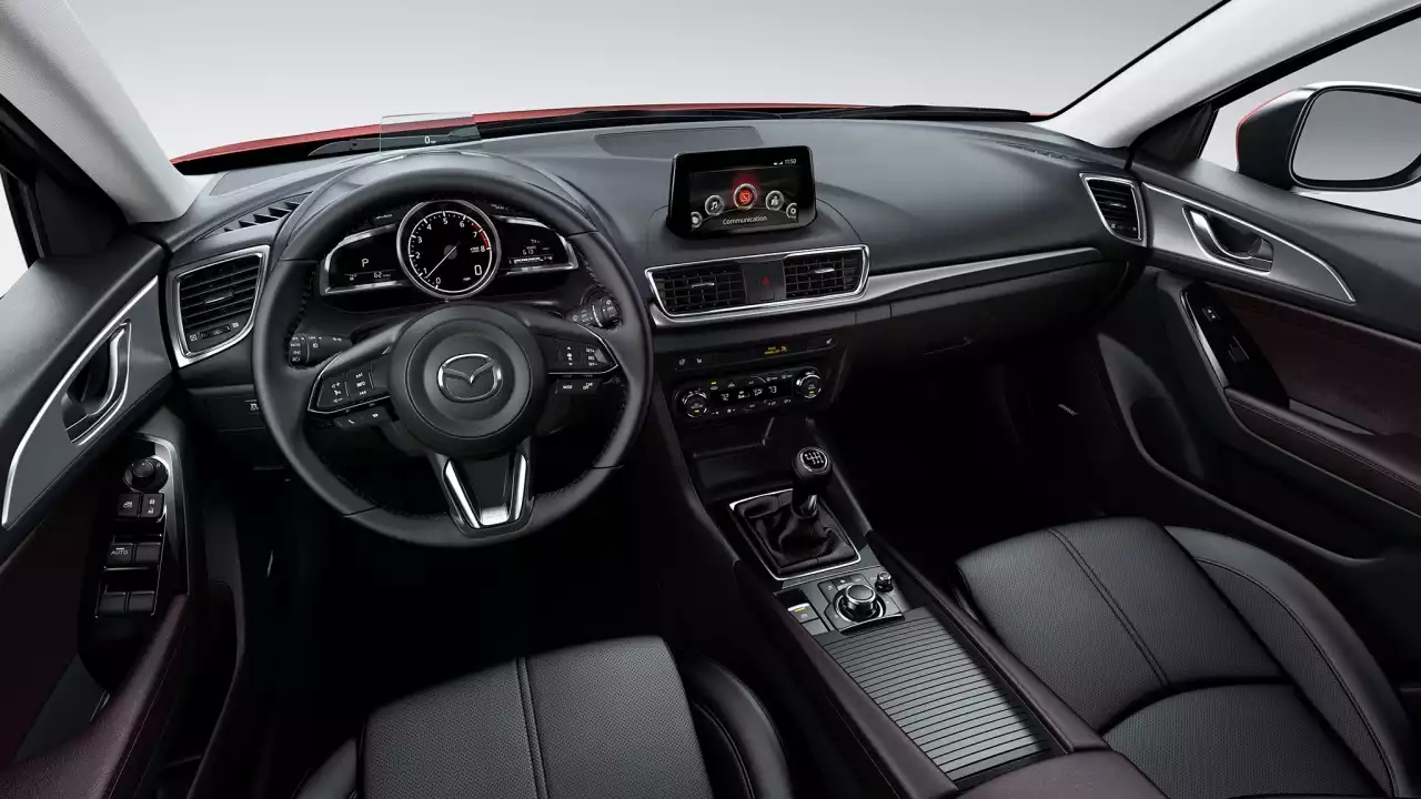 Khoang nội thất hiện đại Mazda 3 2018
