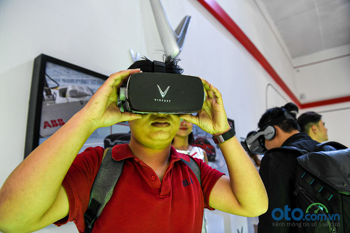 Tham quan gian hàng VinFast "Mãnh liệt tinh thần Việt" tại VMS 2019dfh