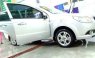 Cần bán Chevrolet Aveo LT năm 2017, màu bạc  